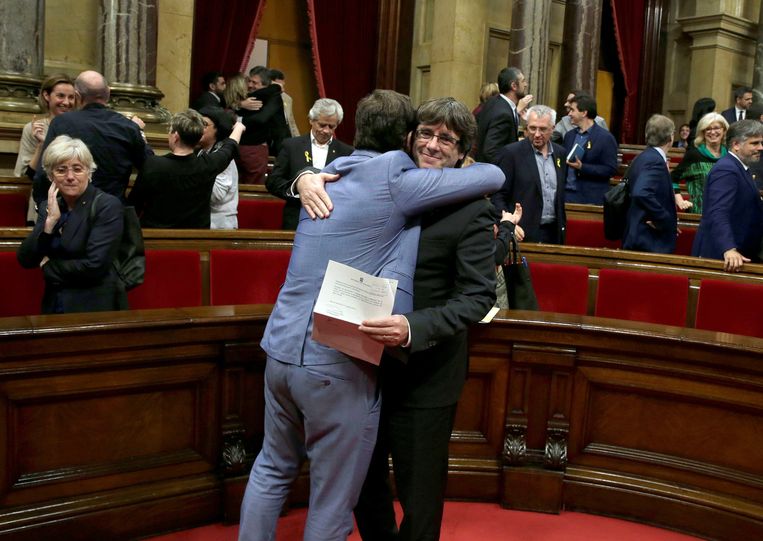 Regiopresident Carles Puigdemont na de stemming over Catalaanse onafhankelijkheid. Beeld EPA