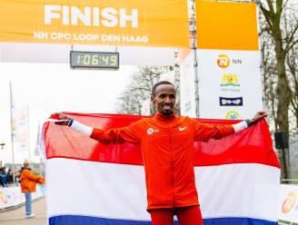 Abdi Nageeye (35) loopt in Den Haag nationaal record op halve marathon uit de boeken
