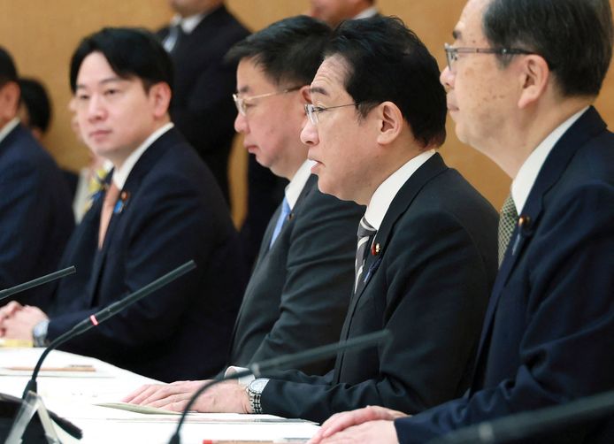 Beeld ter illustratie. De Japanse premier Fumio Kishida spreekt tijdens een vergadering voor de bevordering van geïntegreerde resorts in het kantoor van de premier in Tokio op 14 april 2023.