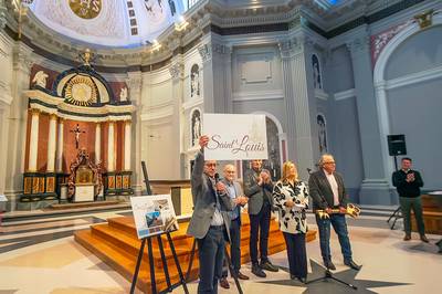 De kleuren grijs, roomwit en zalmroze stralen weer in kapel van Saint Louis: ‘Zeker zo mooi als de b