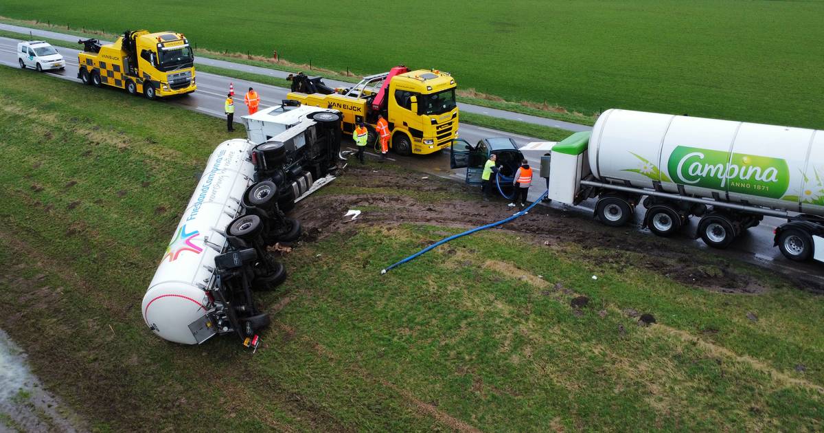 Gekantelde tankwagen blokkeert weg bij Zutphen, dit is de omrijroute.