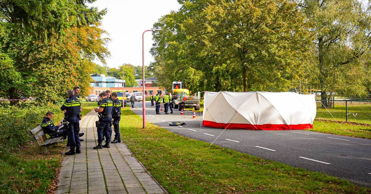 Dodelijk ongeval in Wolfheze: slachtoffer mogelijk aangereden door graafmachine.