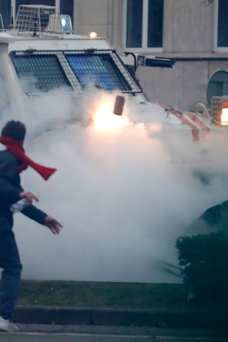 Violences à Bruxelles: “Si vous vous en prenez aux biens et aux personnes, vous aurez affaire à notre police”