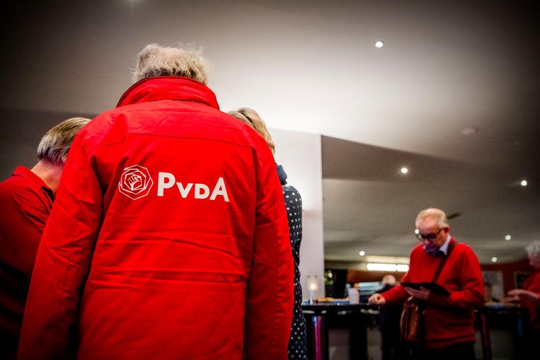 PvdA-leden tijdens de ledenraad in het Beatrix gebouw. Beeld anp