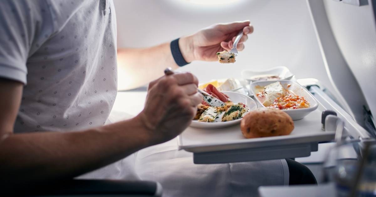 Why is airplane food often unappetizing?  This is the reason according to science |  My guide