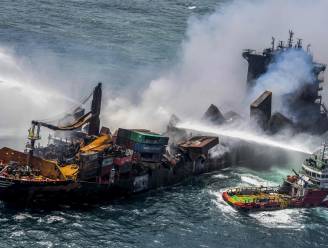 Brand op containerschip voor Sri Lankaanse kust na 13 dagen geblust, stranden bezaaid met microplastics