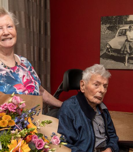 Gerrit en Johanna zijn al 67 jaar samen: ‘’t Geet vanzelf, wi’j bunt nog steed gek op mekaore!’