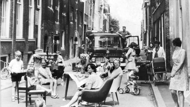 De eerste speelstraat van Nederland stond vijftig jaar geleden in Dordrecht: ‘Auto’s eruit, kinderen erin’