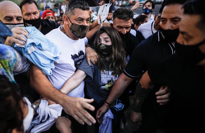 Dalma Maradona, dochter van, nam ook deel aan de mars.