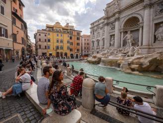 Boete van meer dan 1.000 euro voor Nederlanders die in Trevifontein sprongen