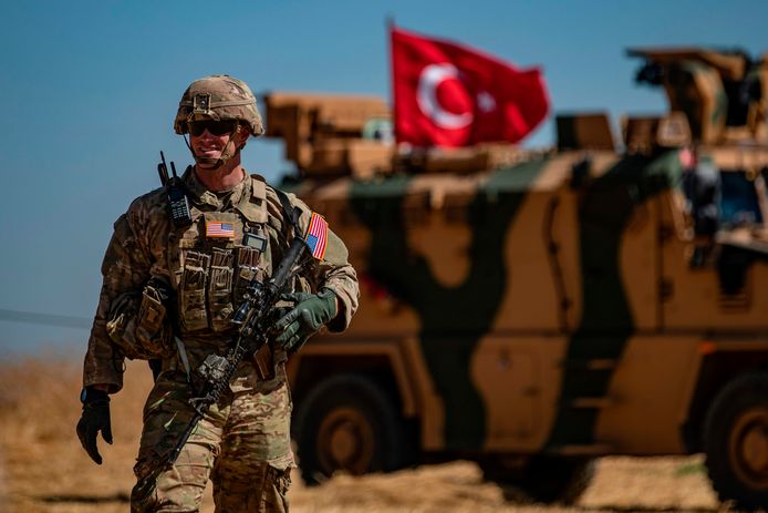 Archieffoto: een Amerikaanse soldaat in de Syrische stad nabij de grens met Turkije.