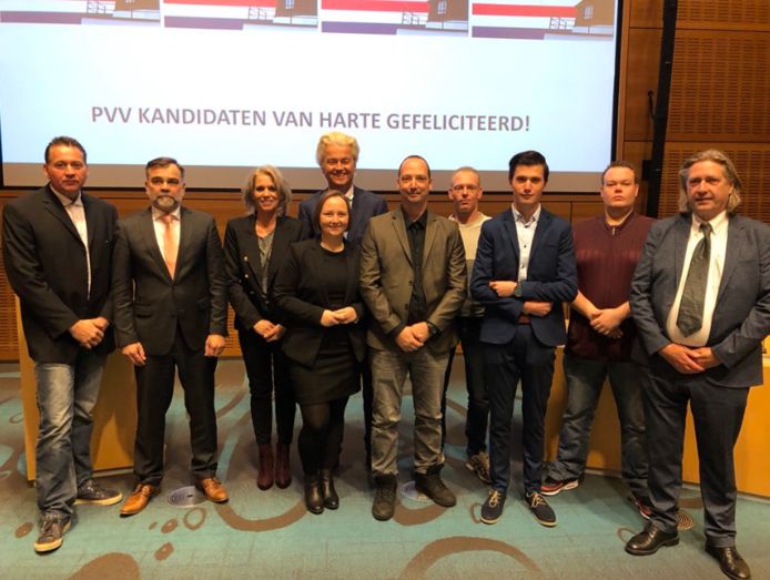 Geert Wilders met de PVV-fractie in Twenterand