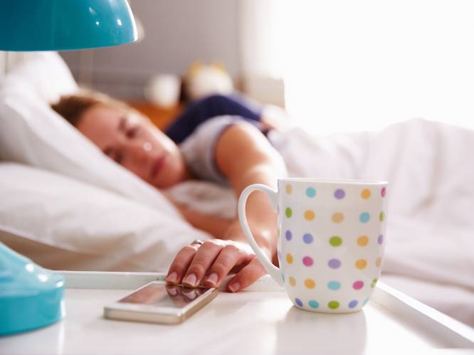 Slapen naast je telefoon kan kanker en onvruchtbaarheid veroorzaken