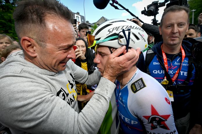 Remco Evenepoel met papa Patrick.