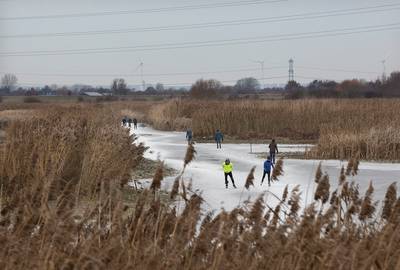 Winterpret in de Liemers tijdens laatste koude dagen: ‘We kunnen eindelijk weer schaatsen en daar ga