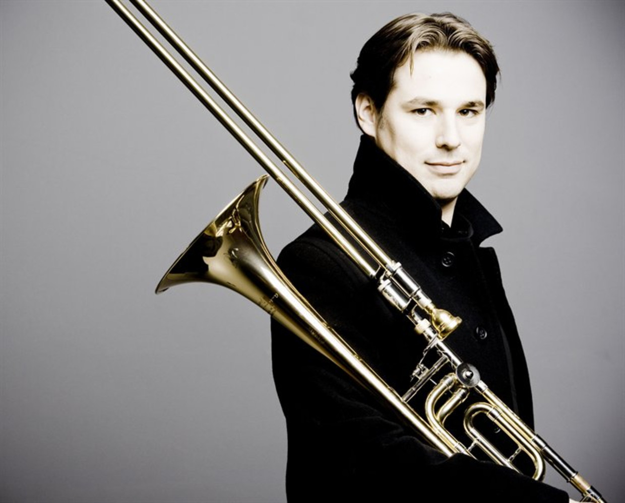 Jörgen van Rijen met trombone. Voor hem schreef Bryce Dessner zijn ‘Tromboneconcert’.  Beeld Marco Borggreve