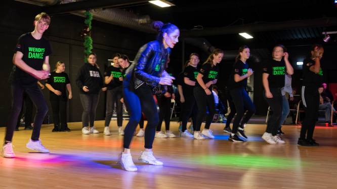 Dansmarathon op zondagochtend: rode wangen en ruim twaalfhonderd euro sponsorgeld
