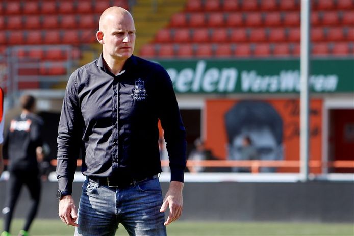 Pascal Diender maakt promotie, de assistent-trainer is komend seizoen de hoofdtrainer van HHC Hardenberg.