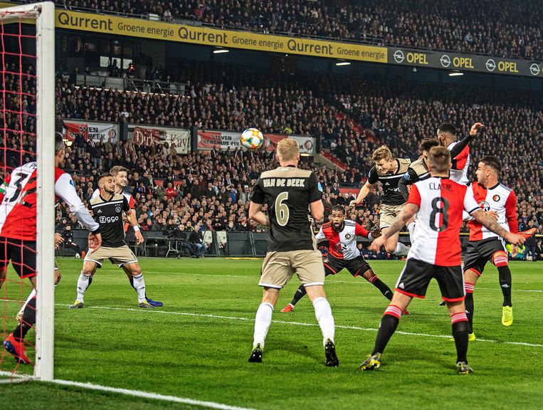 dennenboom Wacht even Staat Ajax betaalt Feyenoord met gelijke munt in halve finales KNVB-beker