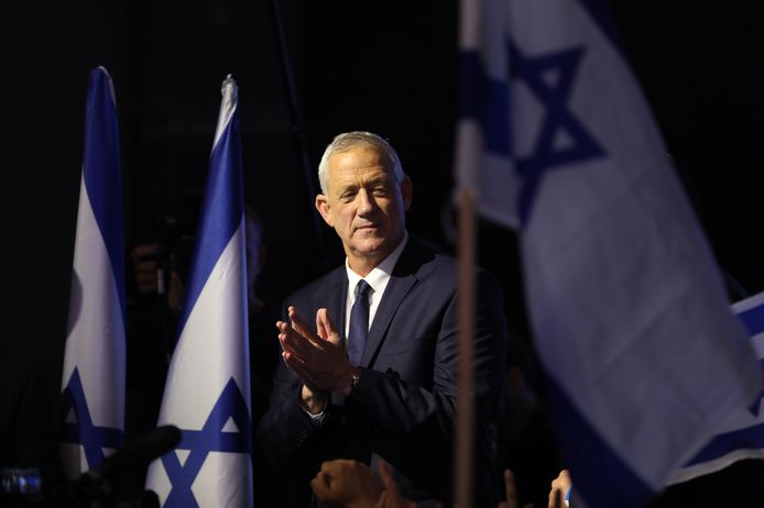 Na de eerste uitslagen eiste Benny Gantz nog de overwinning op maar zijn alliantie Kahol Lavan kan in tegenstelling tot rivaal Likud geen coalitie vormen die in het parlement een meerderheid heeft