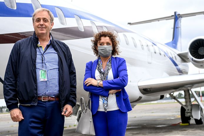 Luchtvaartondernemer Philippe Bodson en Lydia Peeters (Open Vld), Vlaams minister van Mobiliteit.