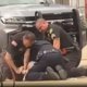 ▶ Alweer geval van politiegeweld in de VS: drie agenten slaan verdachte in elkaar in Arkansas