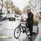 Fietsers in Berlijn halen BMW-rijders
links en rechts in