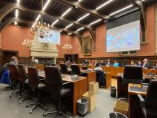 Kritiek op lege commissiezaal. “Vroeger konden we tenminste nog met elkaar in debat gaan”
