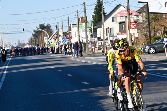 Laporte, Narvaez en Van der Hoorn egen het peloton in Kuurne.