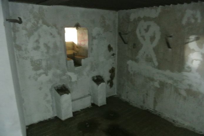 De historische bunker D19 werd weer proper gemaakt door Luc.