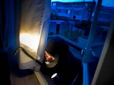 Dief laat 59-jarige bewoner gewond achter na woningoverval in Scheveningen