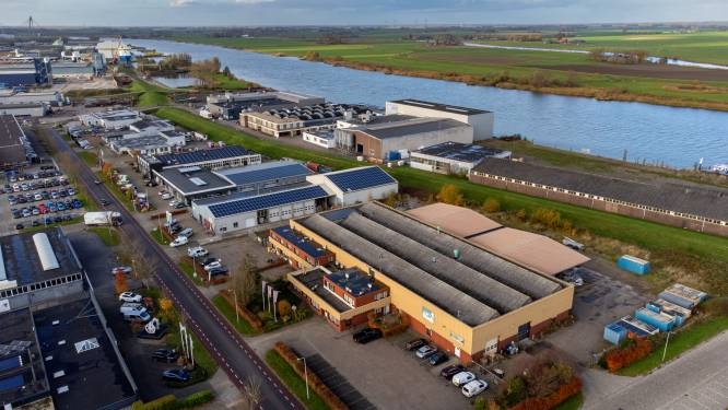 Kampen verlengt tijdelijke noodopvang voor asielzoekers in bedrijfspand Industrieweg