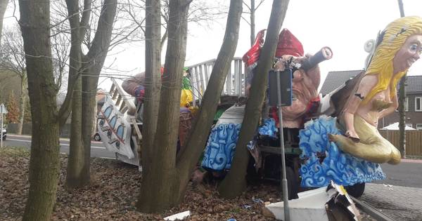 Carnavalsvereniging De Meekrap beduusd van donaties na crash prinsenwagen - BN DeStem