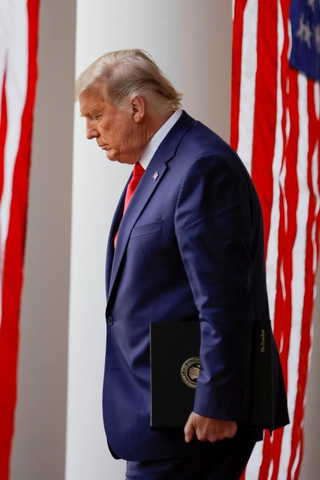 Des révélations sur le combat de Trump contre le Covid-19: “Son chef de cabinet craignait qu’il ne meure”