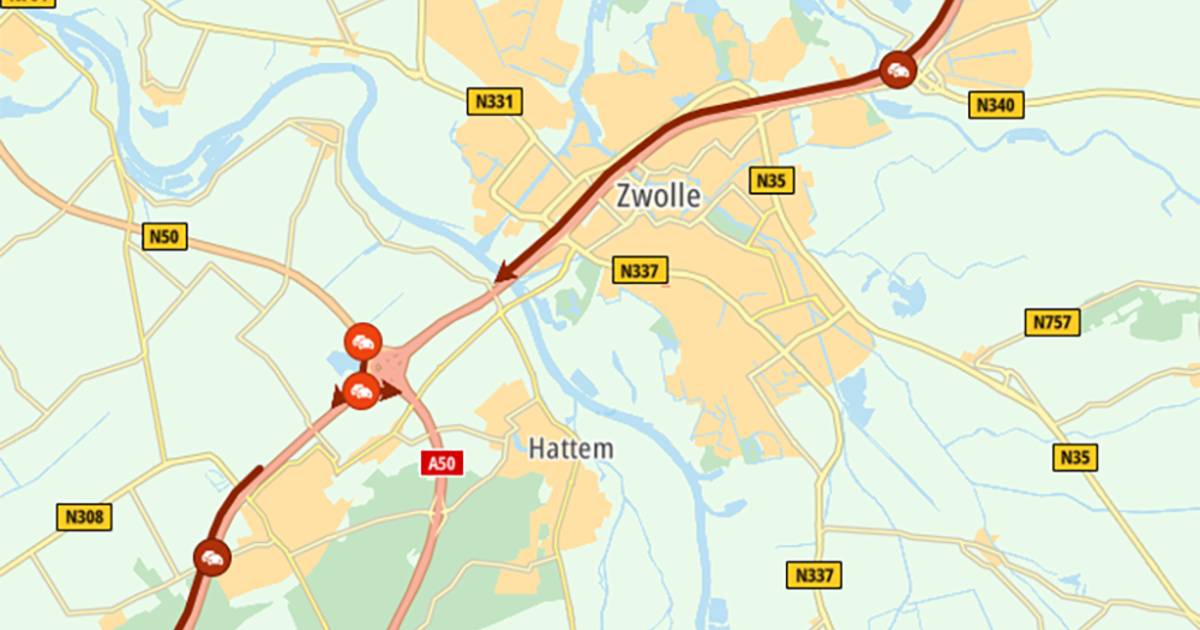 Ongeluk bij Zwolle leidt tot file op de A28, vertraging bijna half uur.