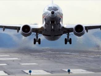 Passagier wil op tijd thuis zijn en herstelt zelf defecte Boeing