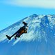 'Jetman' vliegt boven Mount Fuji
