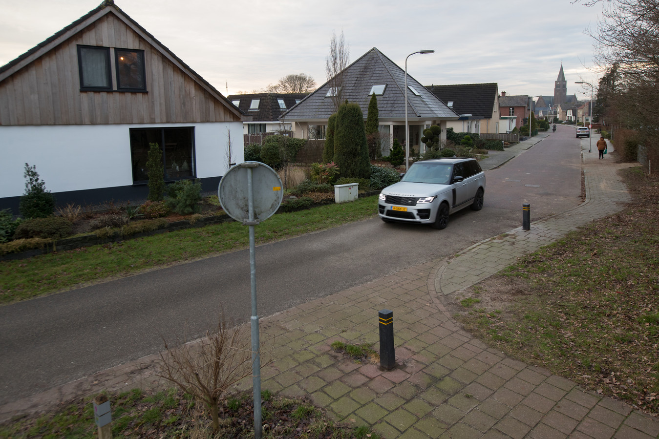 In de Vlaminckhorstweg ter hoogte van het fietspad en de Dolderstraat gaat de gemeente de bocht extra scherp maken, zodat gemotoriseerd verkeer daar 'gedwongen' wordt de snelheid aan te passen.