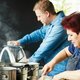 United we cook: de Afghaanse Zarmina kaapt de keuken van een Belgische topchef