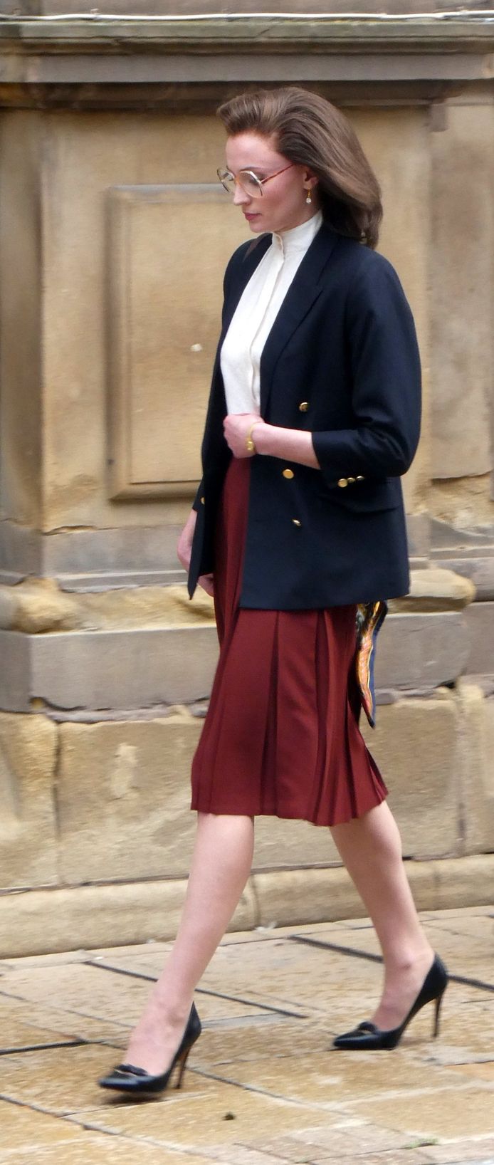 Sophie Turner filmt voor 'Joan' in Birmingham, Verenigd Koninkrijk.