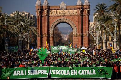 Tienduizenden mensen op straat in Barcelona tegen meer Spaans in Catalaanse scholen