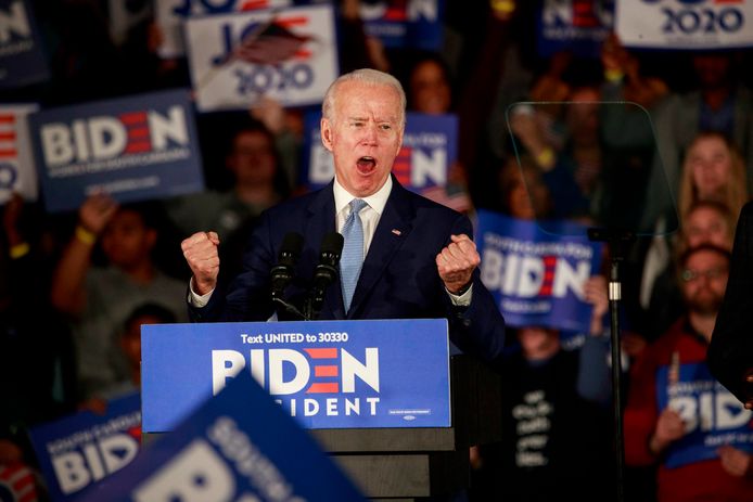 Joe Biden na zijn overwinning bij de voorverkiezing in South Carolina, die hij vooral aan de gekleurde kiezers heeft te danken. "Jullie hebben onze campagne gelanceerd om Donald Trump te verslaan", sloeg hij zich op de borst.