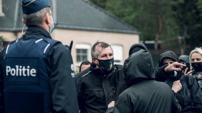 REPORTAGE. Mars voor Conings: vijandigheid tegen pers, ruzie met voorbijganger en een Hitlergroet