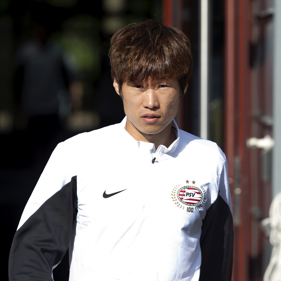 Пак чи сон. Park Ji Sung. Park Ji Sung 2021. Пак чи сон футболист и его жена.