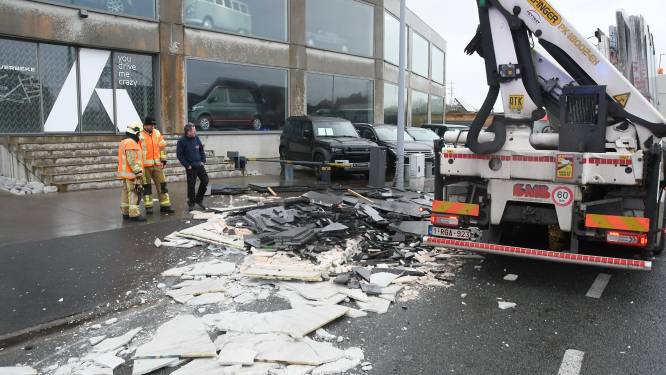 Kostbare lading marmer en graniet is vlak bij bestemming... maar dan volgt nog scherpe bocht