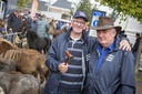 Ceriel Nijhuis (rechts) is voorzitter van de paarden- en ponymarkt in Denekamp.