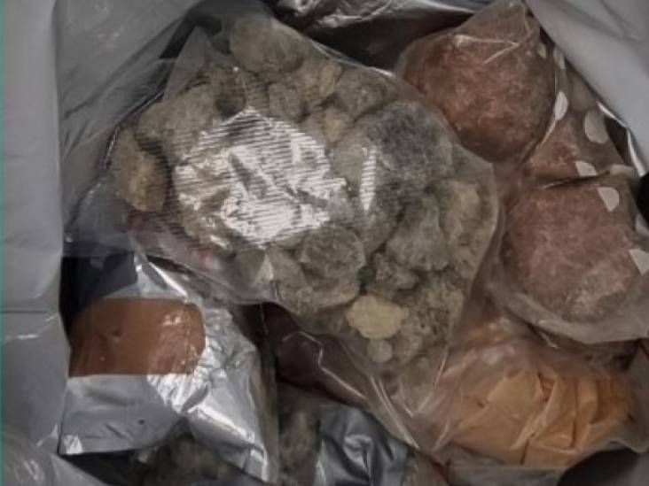 Duizenden erectiepillen, grote hoeveelheden drugs en chemicaliën gevonden in garagebox in Nistelrode