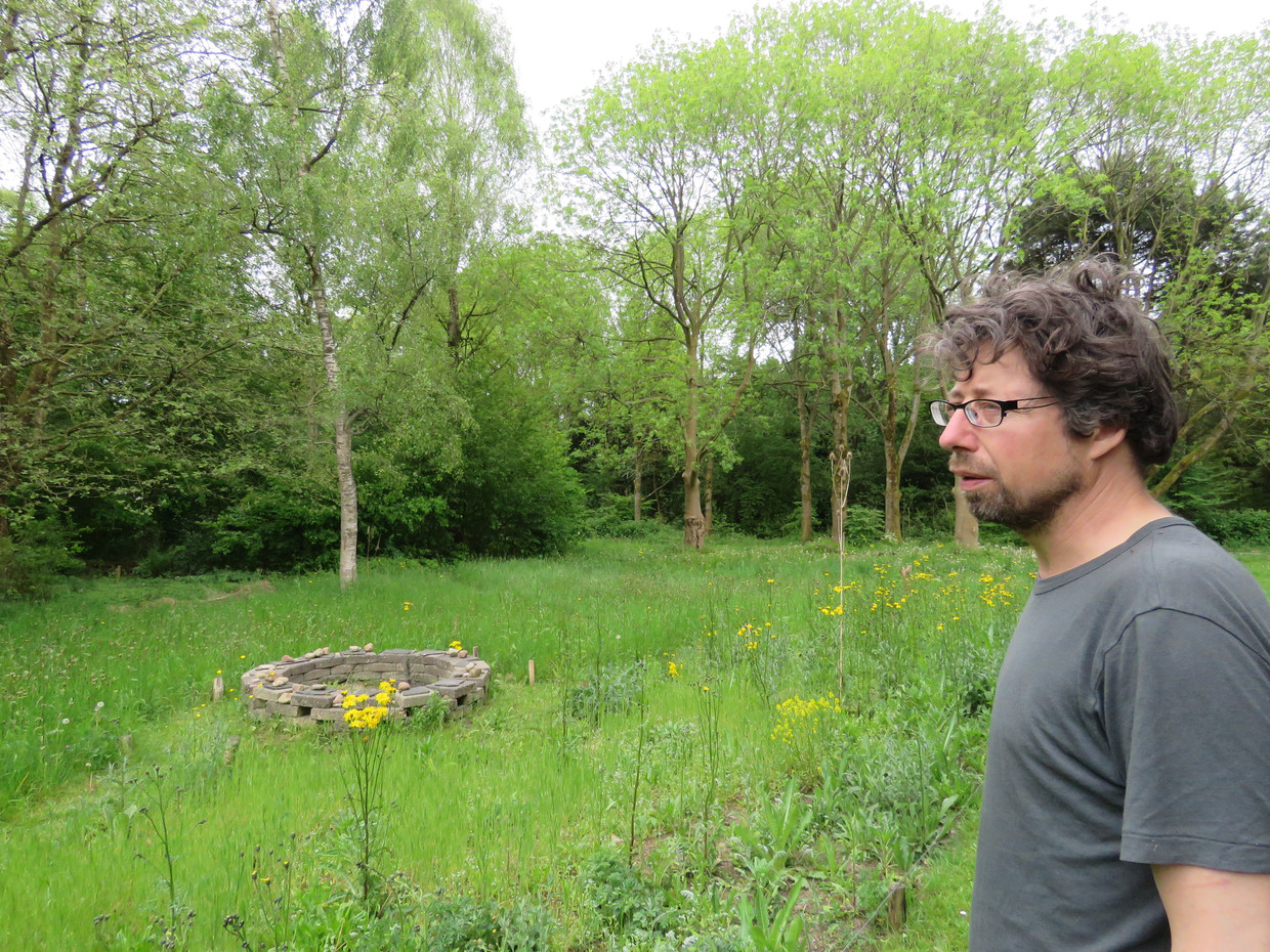 Michiel Coesèl in de buurttuin Beeld Koos Dijksterhuis