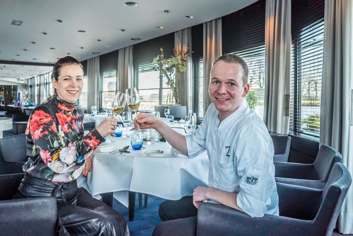 Eigenaren Joris en Anjeta Peters van restaurant Aan de Zweth in Den Hoorn zullen verguld zijn met de stijging van 14 plekken in de top 100 van de Lekker 500.