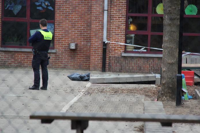 Kindje komt onder muur terecht in Sint-Vincentschool Leugenberg (Ekeren)